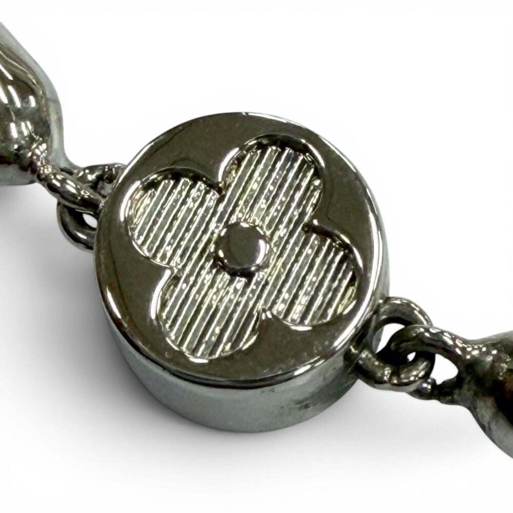 LOUIS VUITTON White Pearl Charm Bracelet - Picture 4 of 7